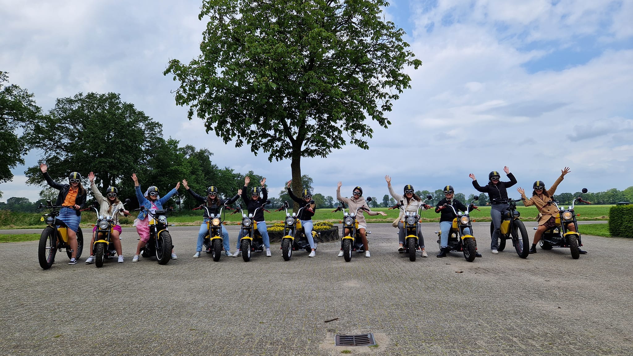 De aanstaande bruid  werd vandaag door haar vriendinnen verrast 